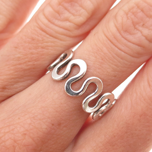 925 Sterling Silver Vintage Zig Zag Oxidized Ring Size 7.25