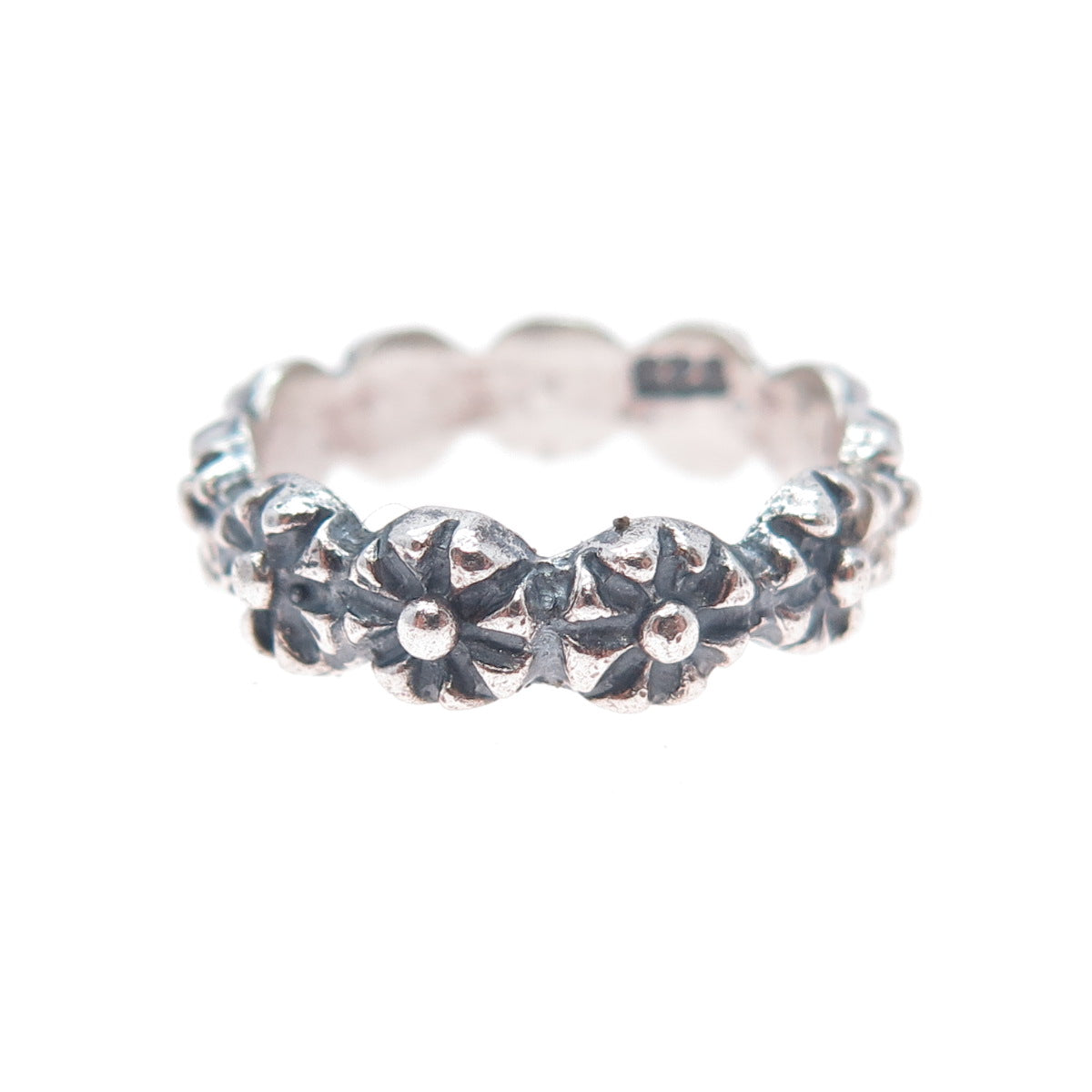 925 Sterling Silver Vintage Flower All Around Oxidized Band Ring Size 6.5