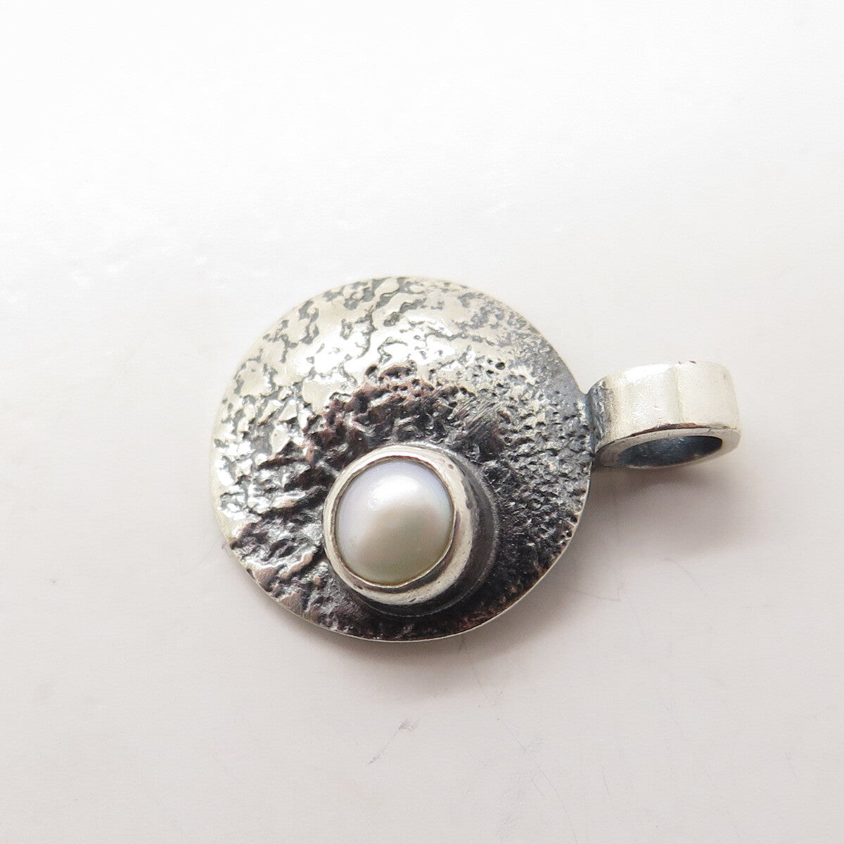 DEN 950 Silver Vintage Real Pearl Textured Pendant
