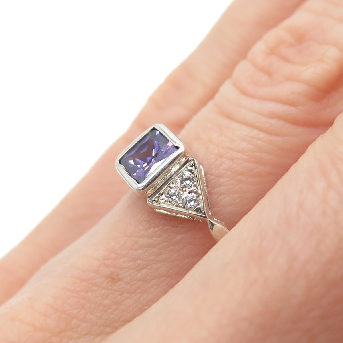 925 Sterling Silver Vintage Princess-Cut Purple Round-Cut White C Z Ring Size 6