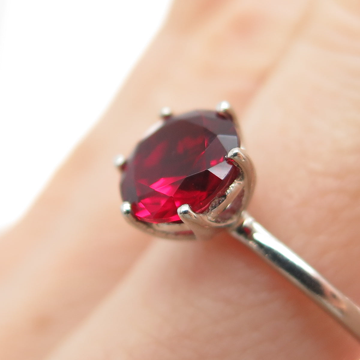 DAZZLERS 925 Sterling Silver Round-Cut Nano Red Garnet Ring Size 7