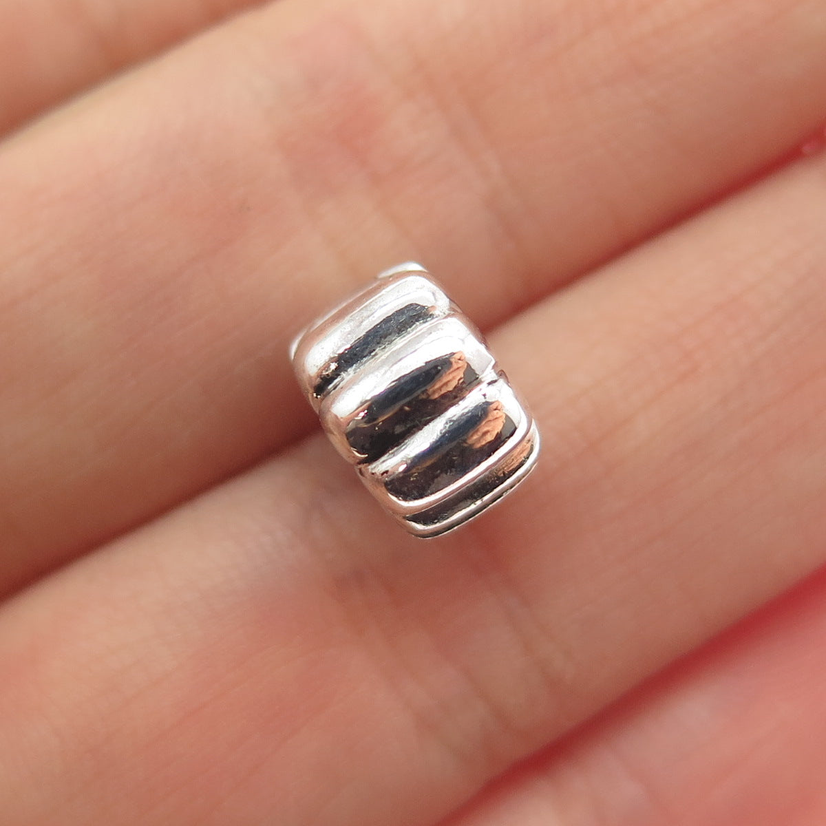 PANDORA 925 Sterling Silver Ribbed Clip Lock Charm