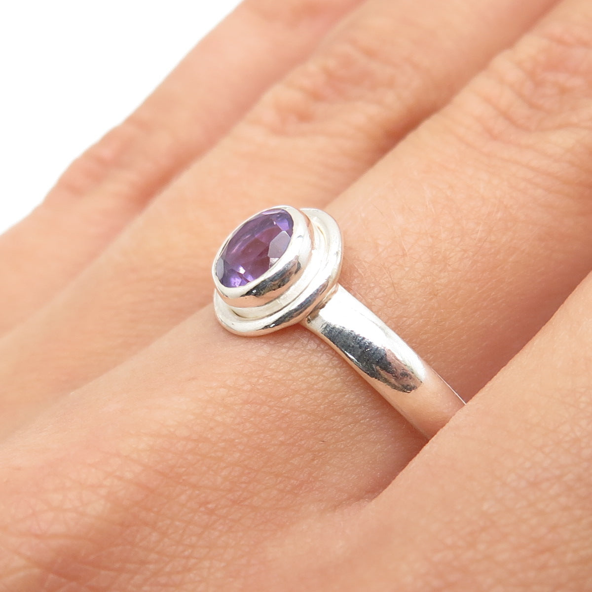 925 Sterling Silver Vintage Real Round-Cut Amethyst Ring Size 7.75