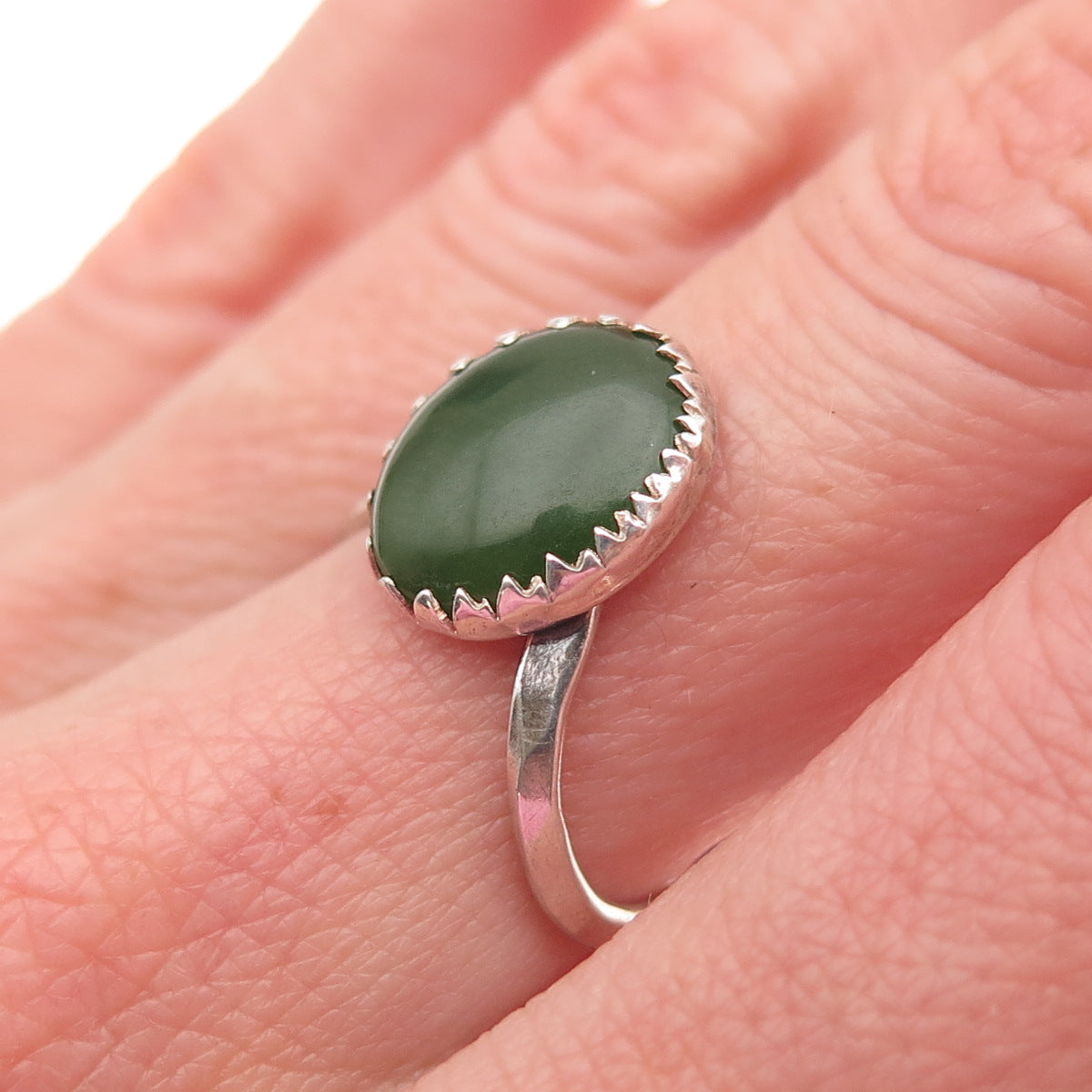 Old Pawn 925 Sterling Silver Vintage Southwestern Jade Wavy Tribal Ring Size 6.5