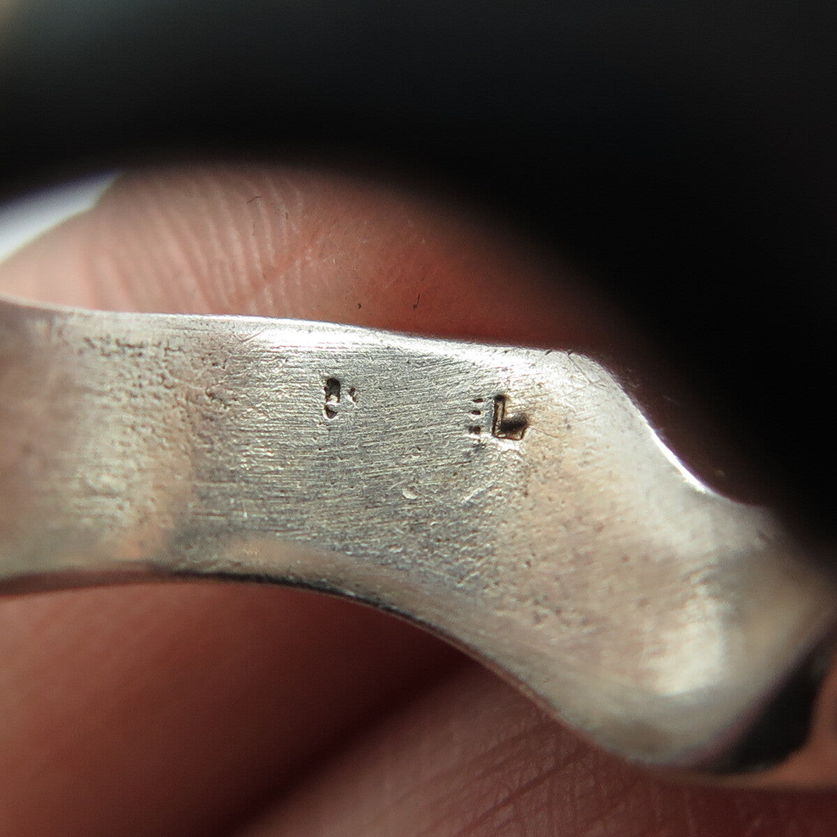 925 Sterling Silver Vintage Israel Wavy Oxidized Ring Size 8.25