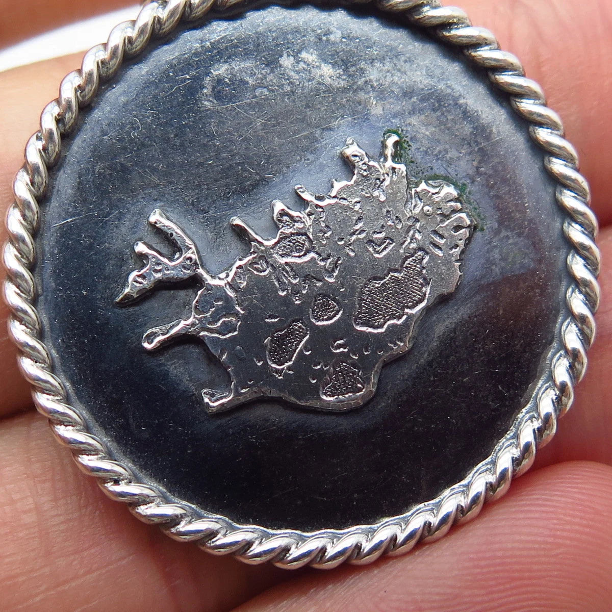 830S Silver Vintage Mainland Charm Pendant