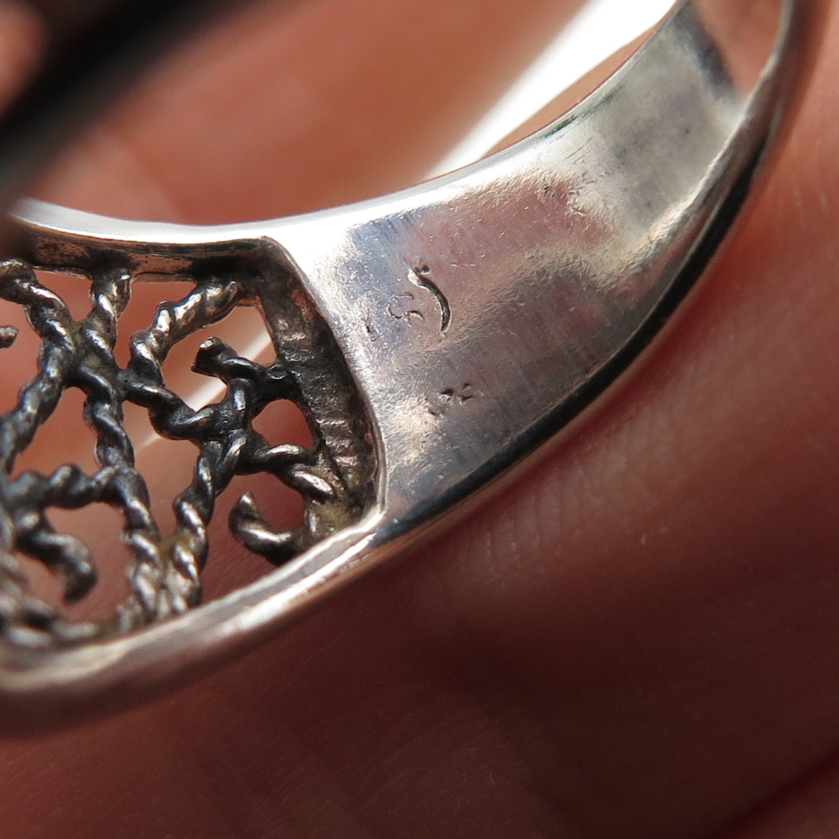 925 Sterling Silver Vintage Modernist Filigree Oxidized Ring Size 8