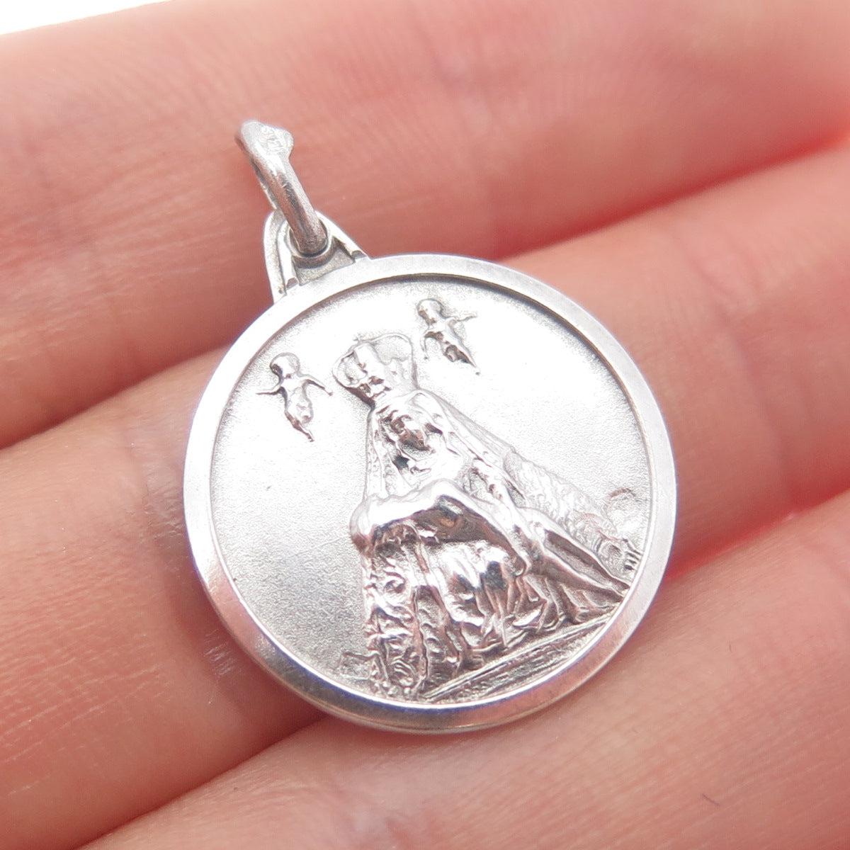 925 Sterling Silver Vintage 1976 Virgin of Copacabana Engraved Charm Pendant