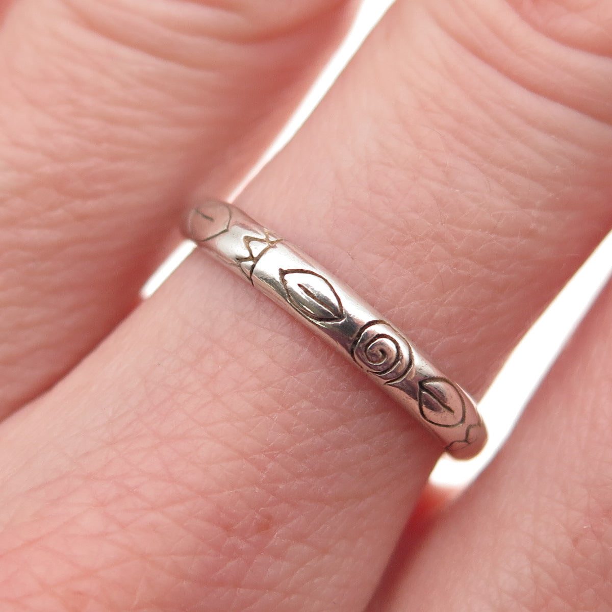 925 Sterling Silver Vintage Ethnic Scroll Band Ring Size 7