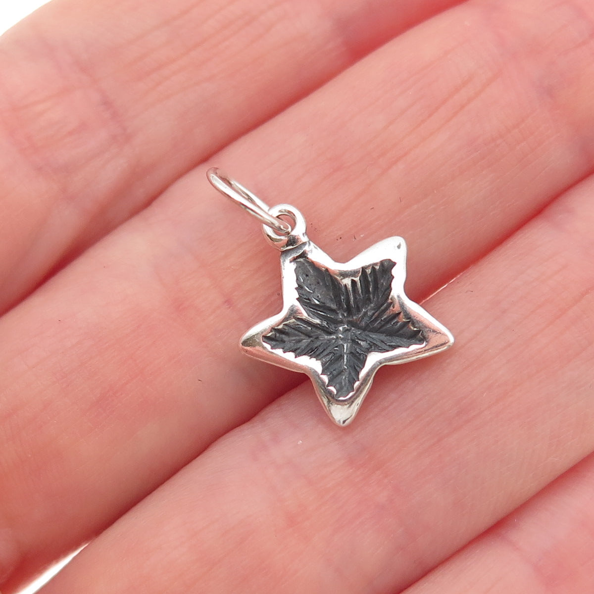 925 Sterling Silver Vintage Starfish Oxidized Mini Charm Pendant