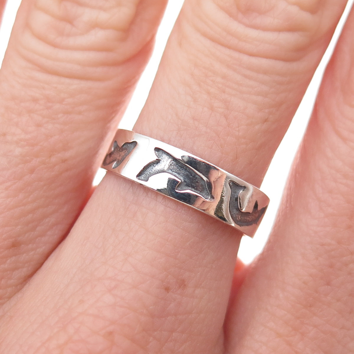 925 Sterling Silver Vintage Dolphin Oxidized Band Ring Size 6.75