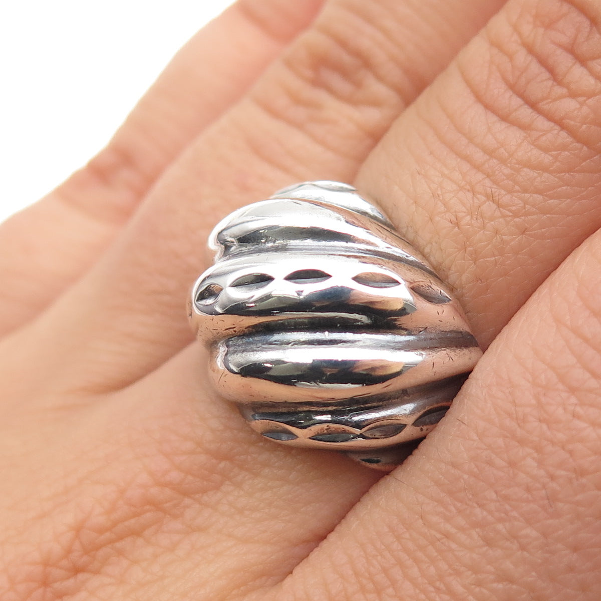925 Sterling Silver Vintage Modernist Ribbed Dome Oxidized Ring Size 7