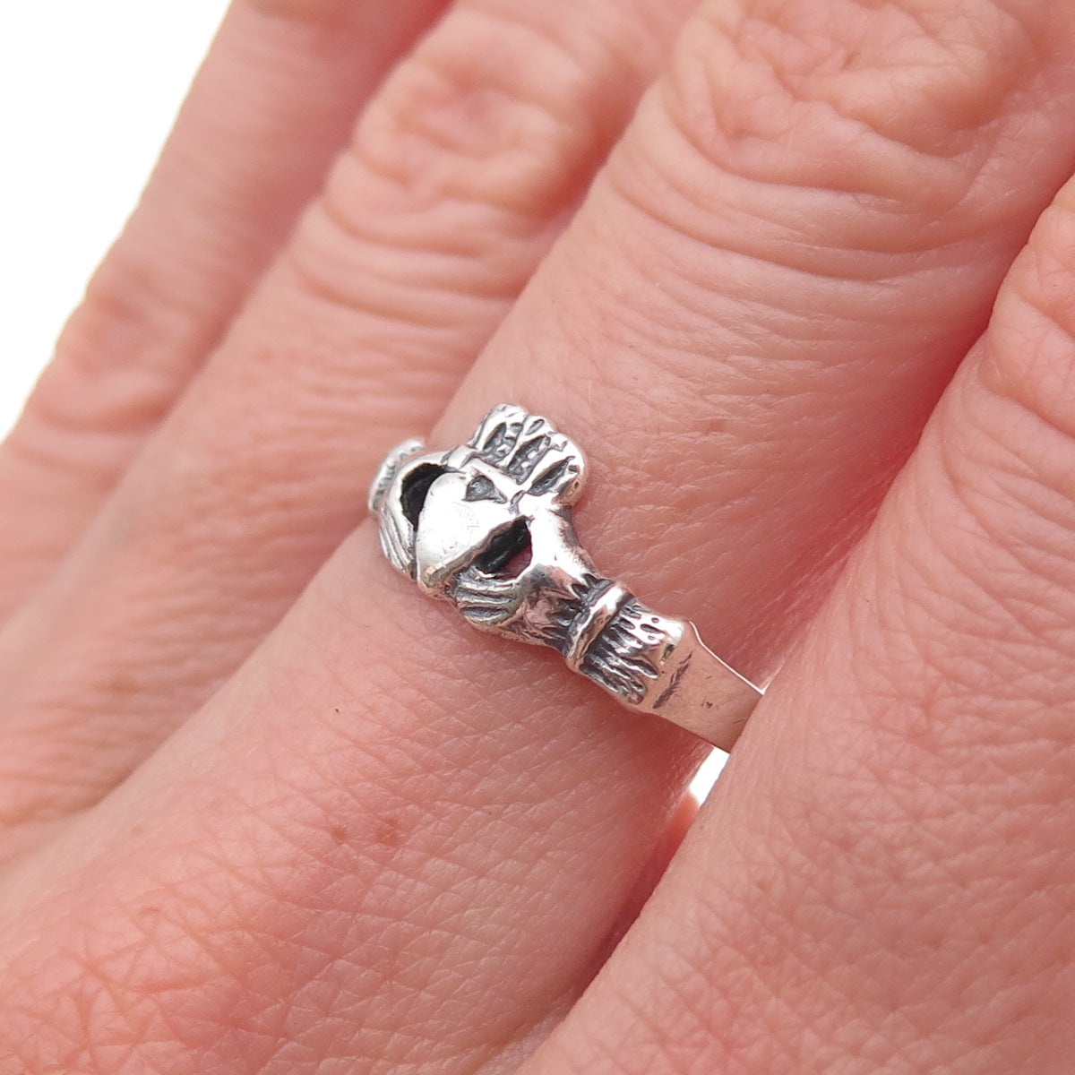 925 Sterling Silver Vintage Irish Claddagh Oxidized Ring Size 9