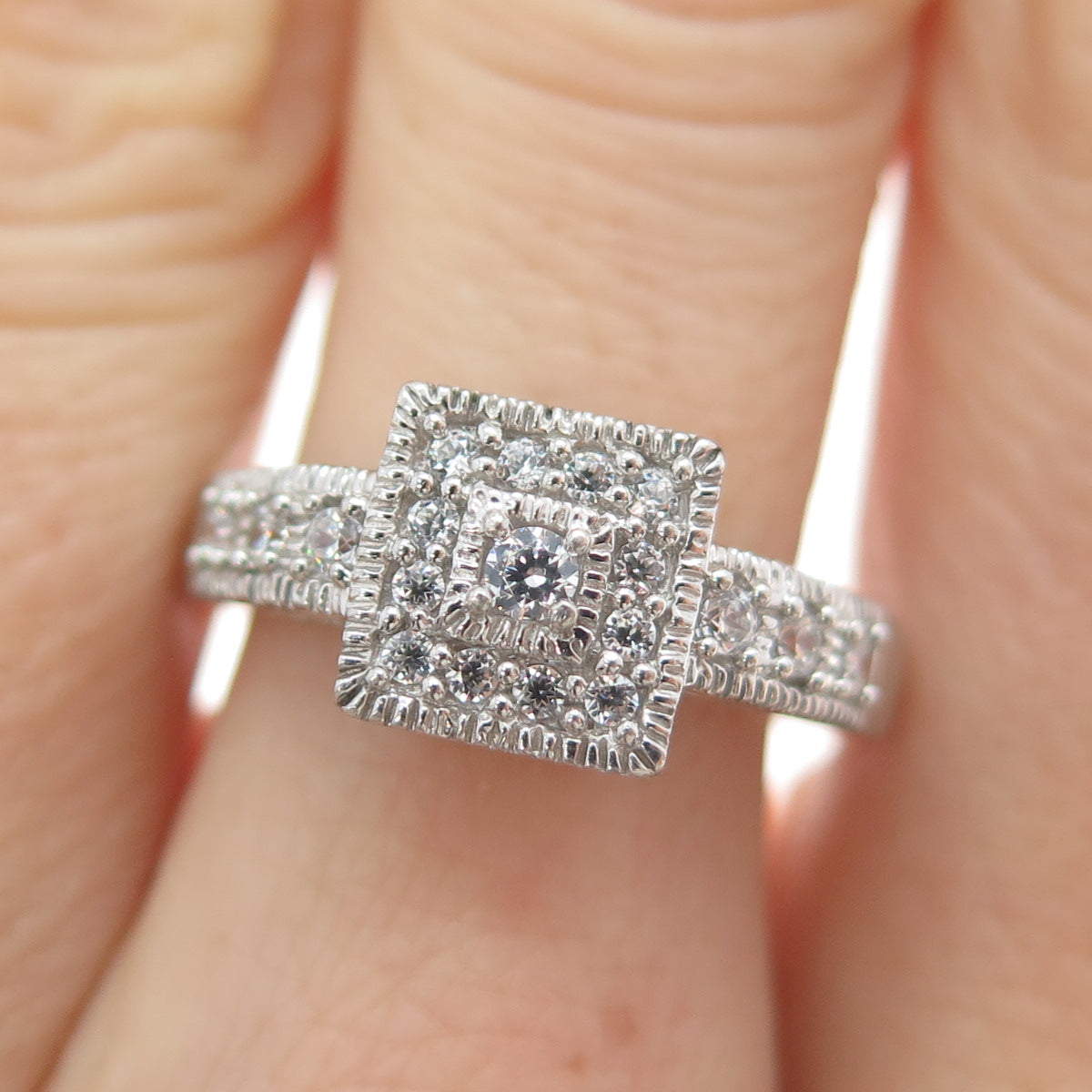 MEDA 925 Sterling Silver Round-Cut C Z Engagement Ring Size 8