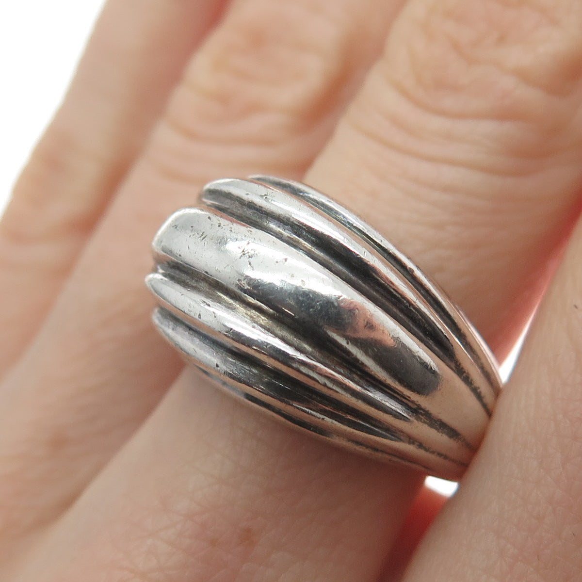 925 Sterling Silver Vintage DPL Modernist Ribbed Dome Ring Size 7.75