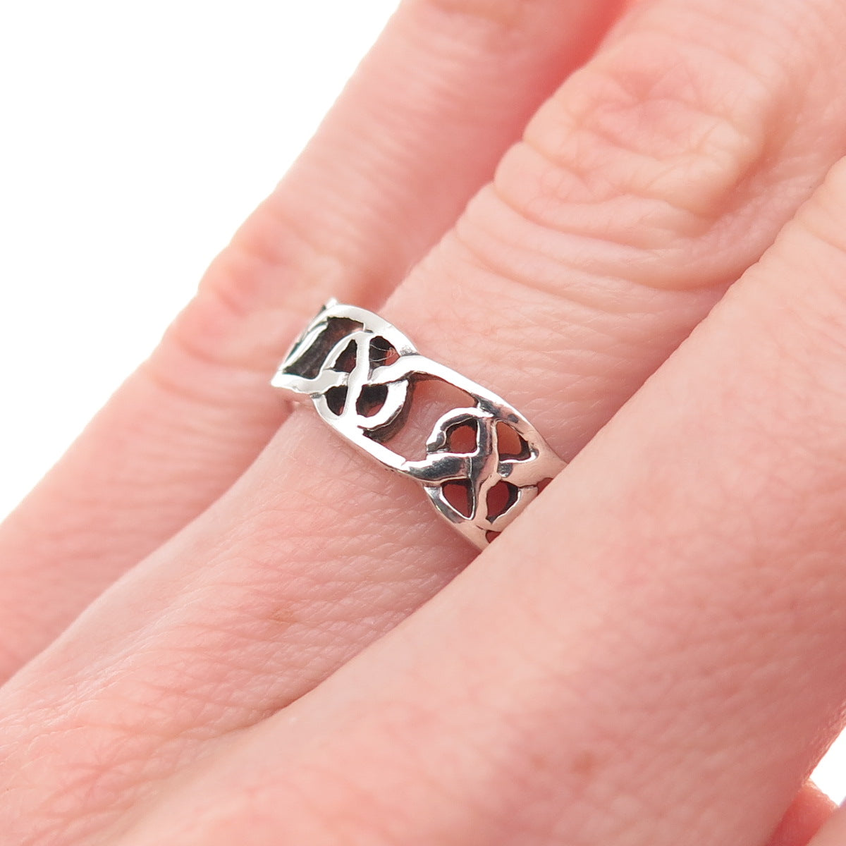 925 Sterling Silver Vintage Celtic Knot Oxidized Band Ring Size 5.5