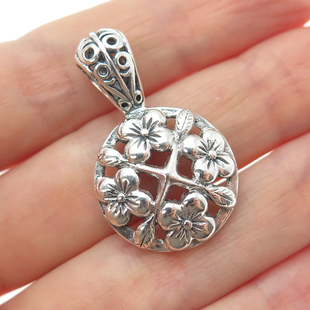 925 Sterling Silver Vintage Flower Blossom Oxidized Charm Pendant