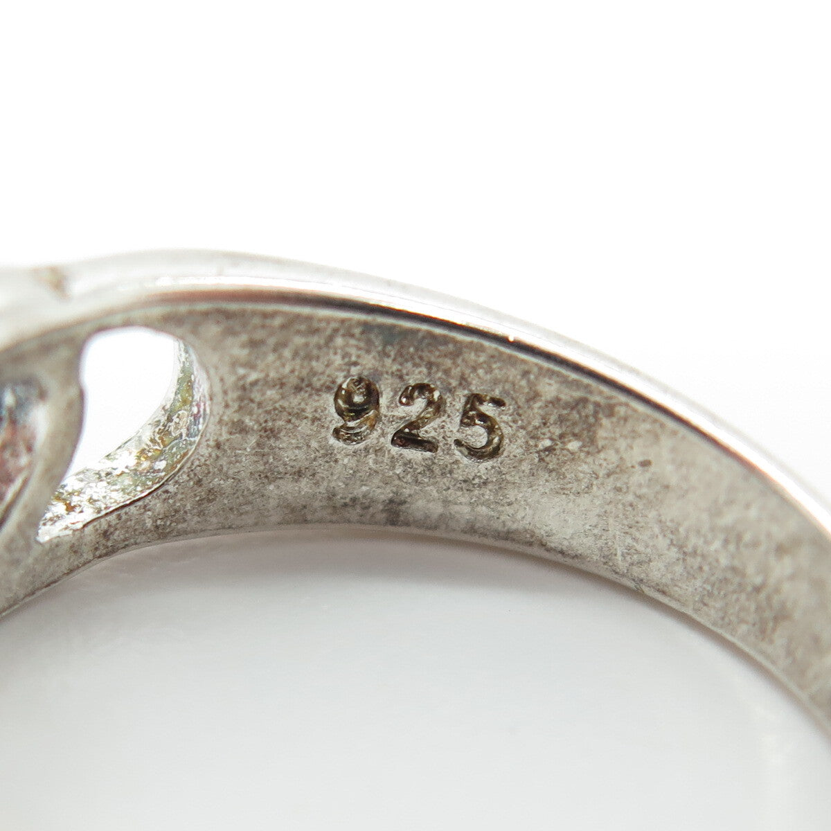 925 Sterling Silver Vintage Loving Heart Ring Size 7.25