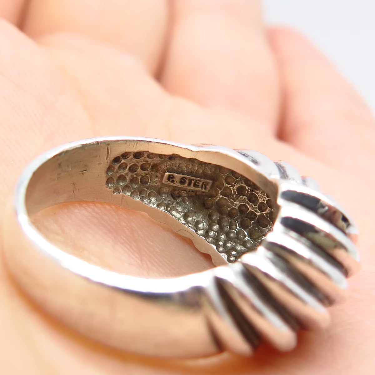 925 Sterling Silver Vintage Ribbed Ring Size 6.75