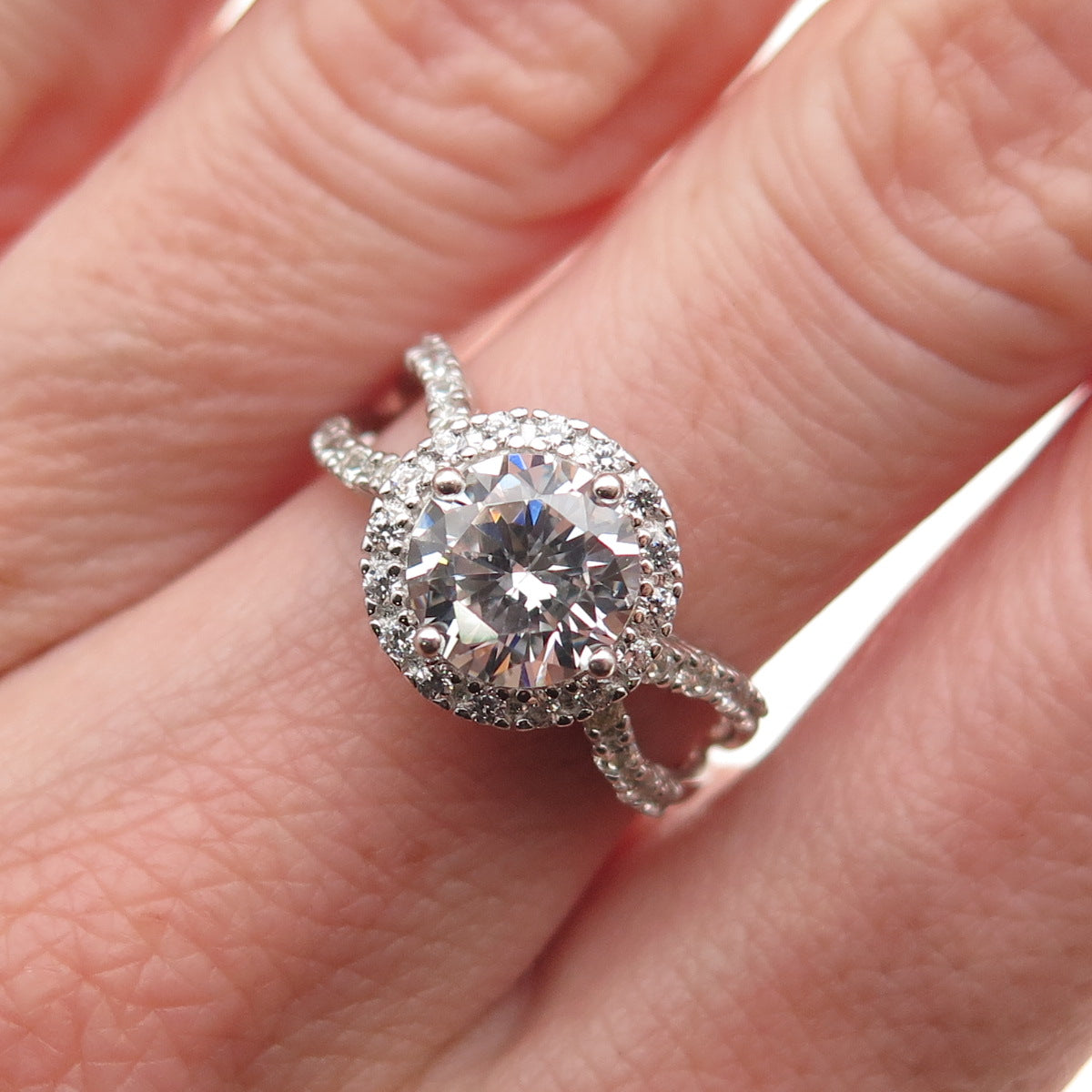 925 Sterling Silver Round-Cut C Z Engagement Ring Size 6.25