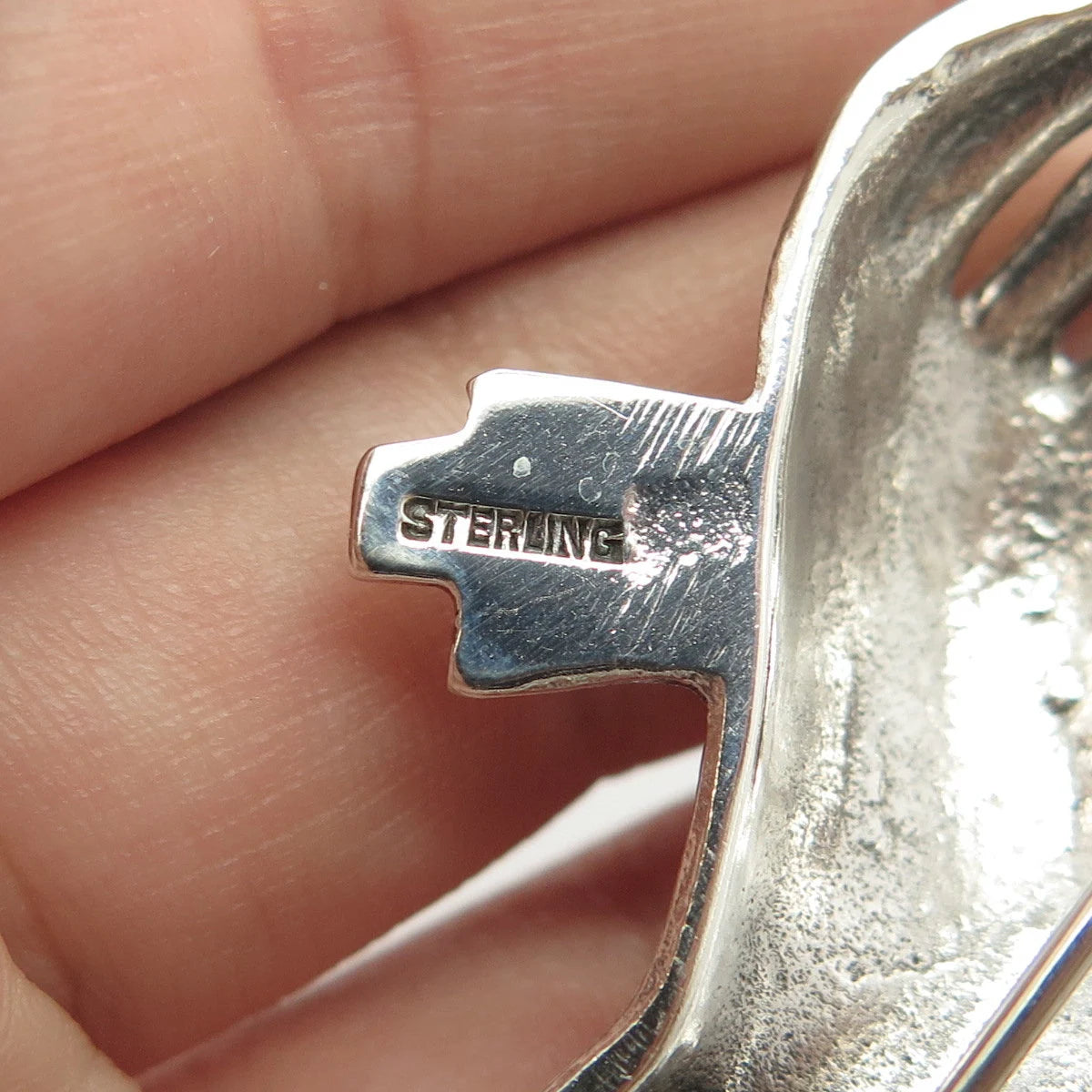 925 Sterling Silver Vintage Flowers in Hand Pin Brooch