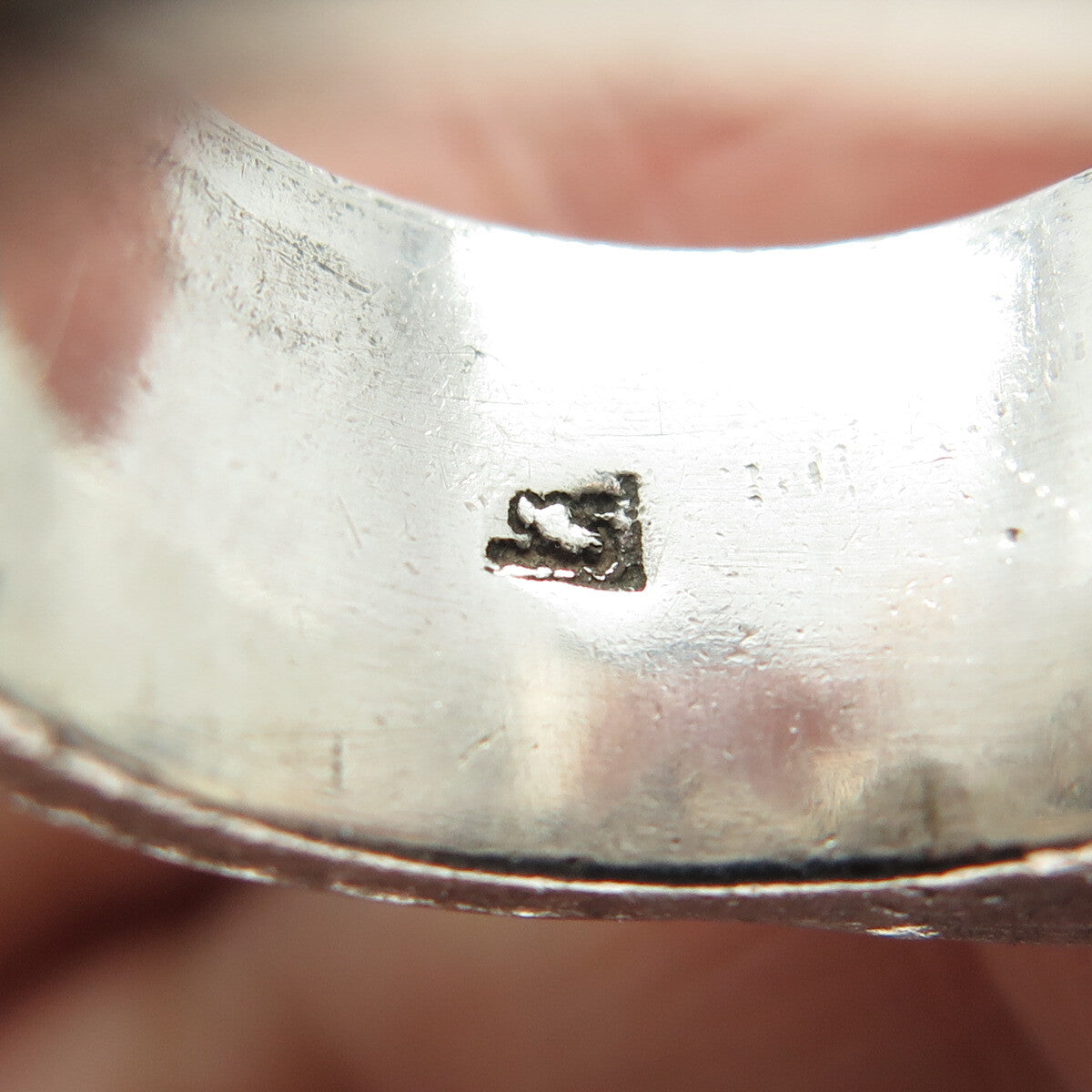 LOIS HILL 925 Sterling Silver Vintage Granulated Scroll Oxidized Ring Size 7.5