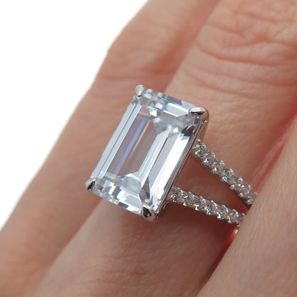 DSMK 925 Sterling Silver Emerald & Round-Cut Shaped C Z Ring Size 5.25