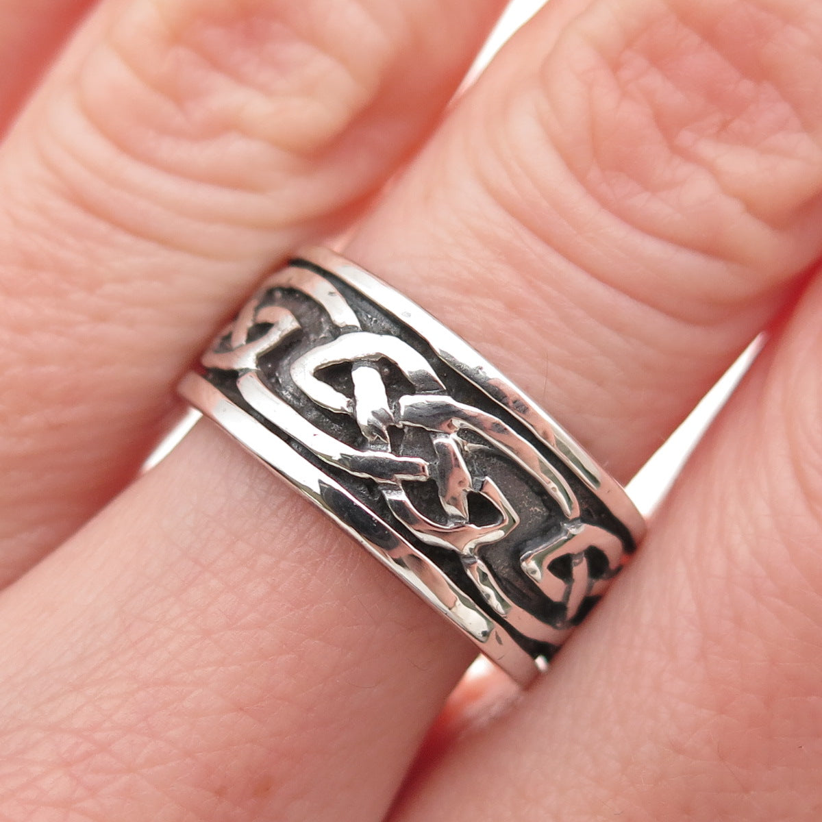925 Sterling Silver Vintage Celtic Knot Oxidized Band Ring Size 7