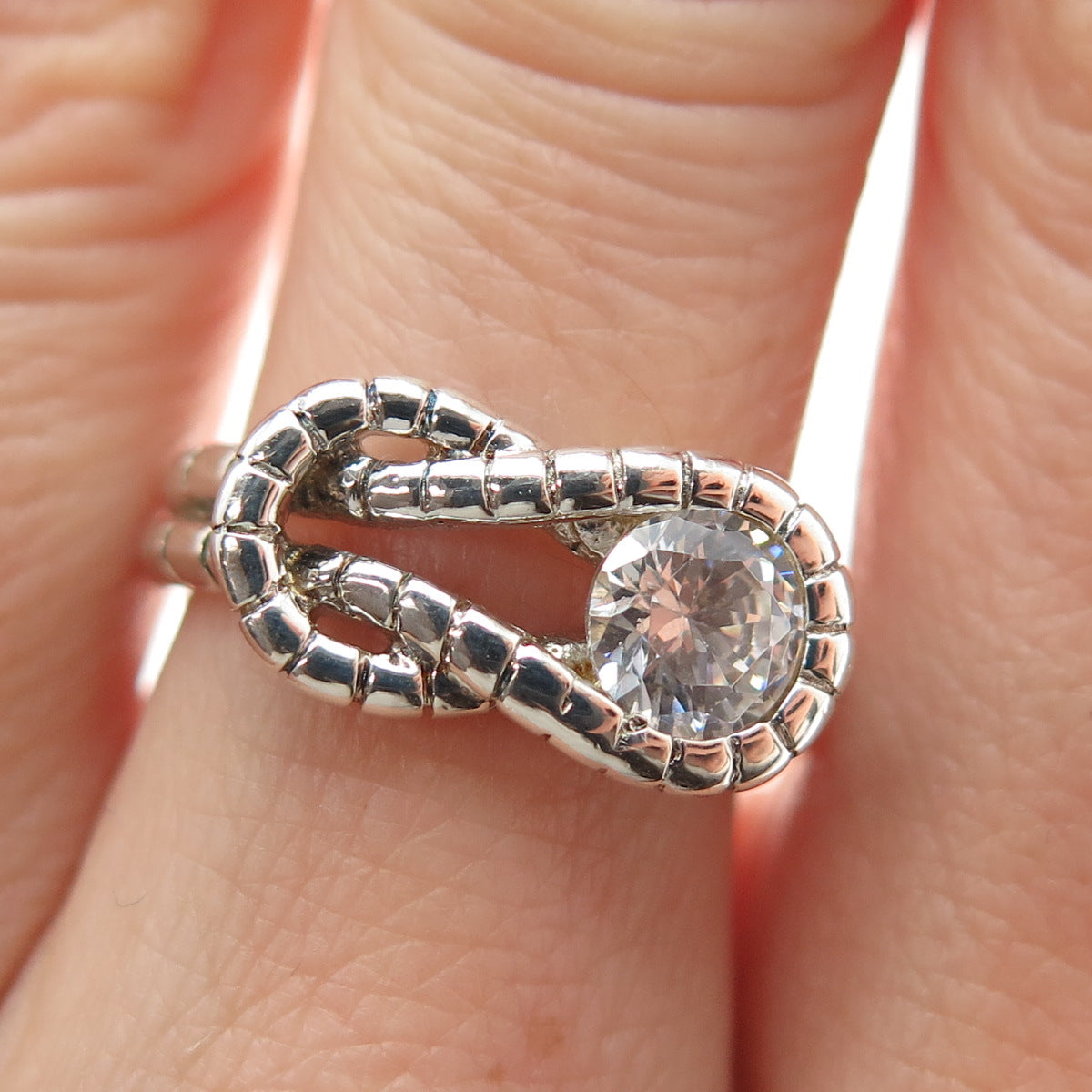 925 Sterling Silver Vintage CII Round-Cut C Z Love Knot Modernist Ring Size 6.25