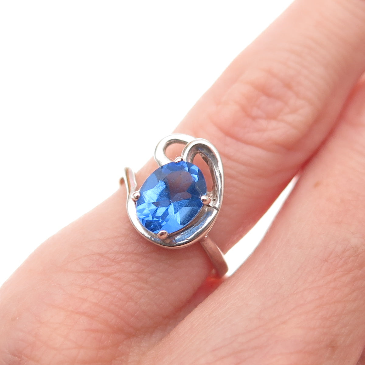 925 Sterling Silver Vintage Real Oval-Cut Blue C Z Modernist Ring Size 4.25