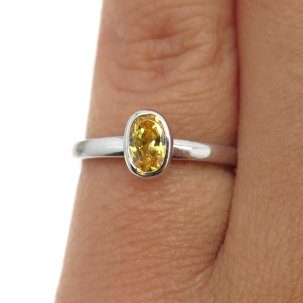 925 Sterling Silver Oval-Cut Canary C Z Ring Size 4.75