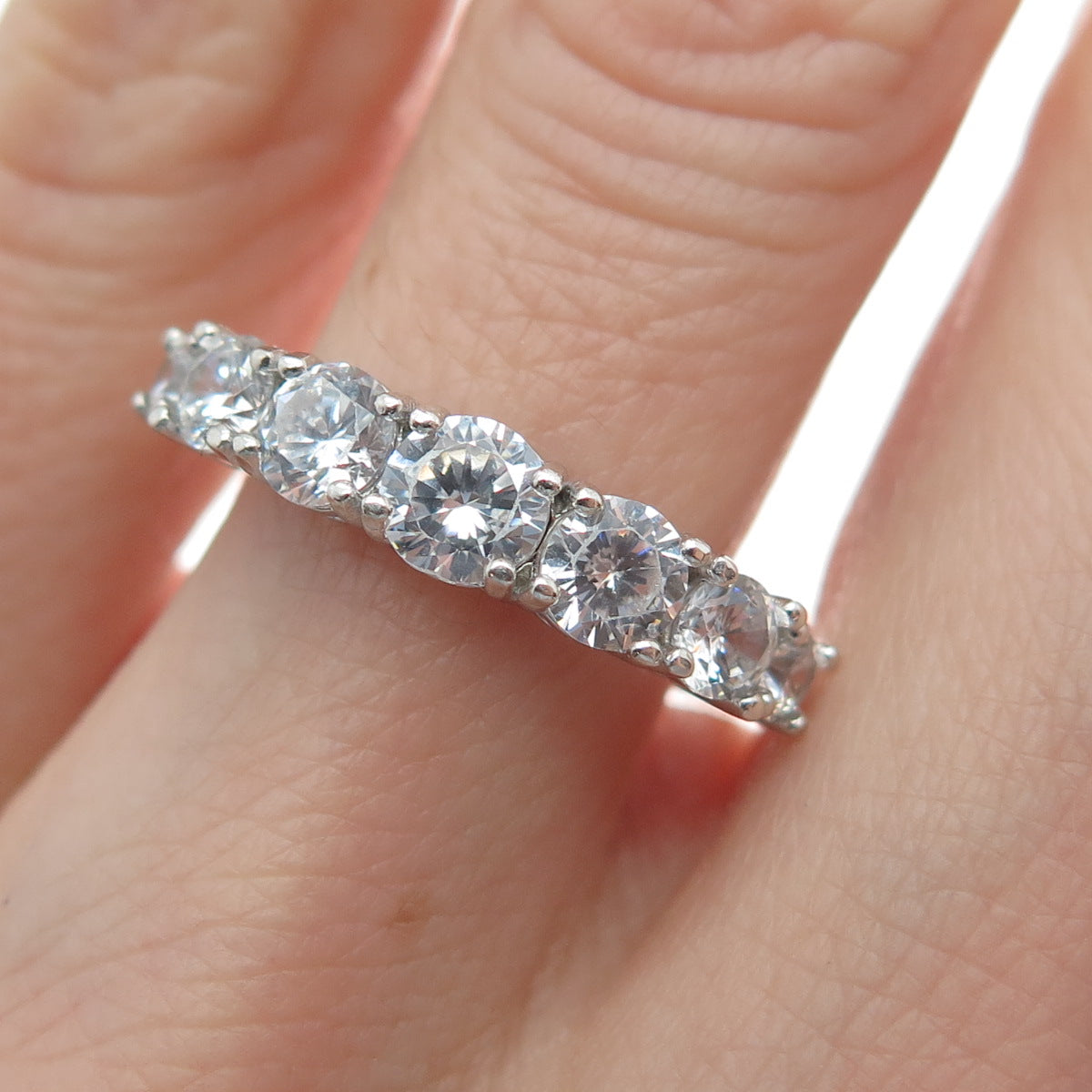 925 Sterling Silver IBB Round-Cut Shaped C Z Ring Size 7.25