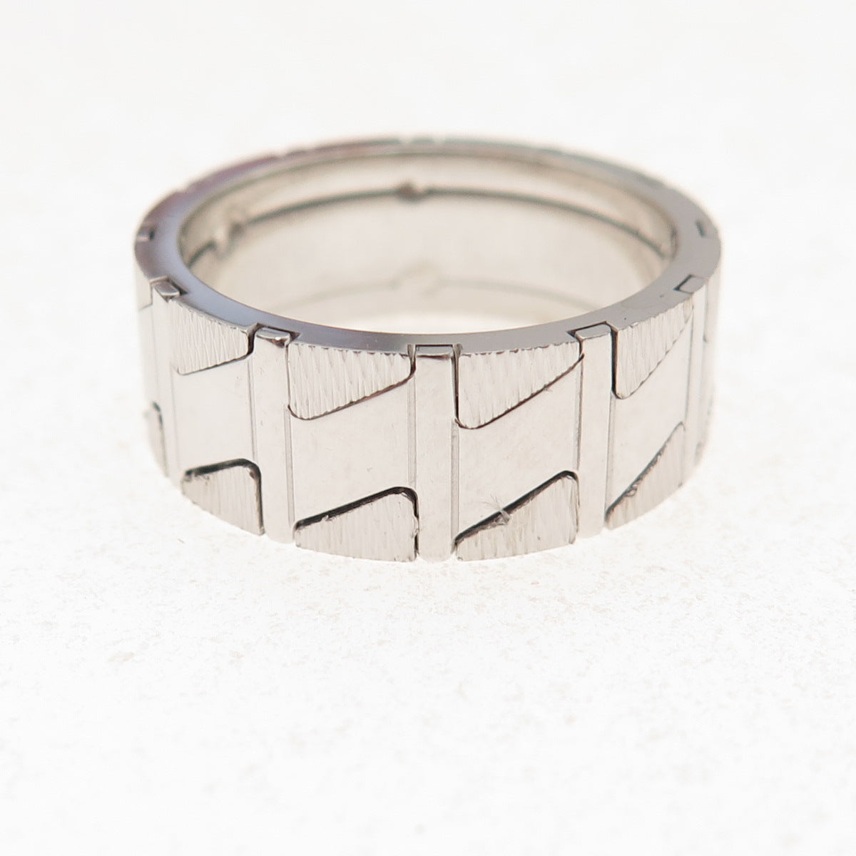 Neos 925 Sterling Silver Zig Zag Band Ring Size 7.75