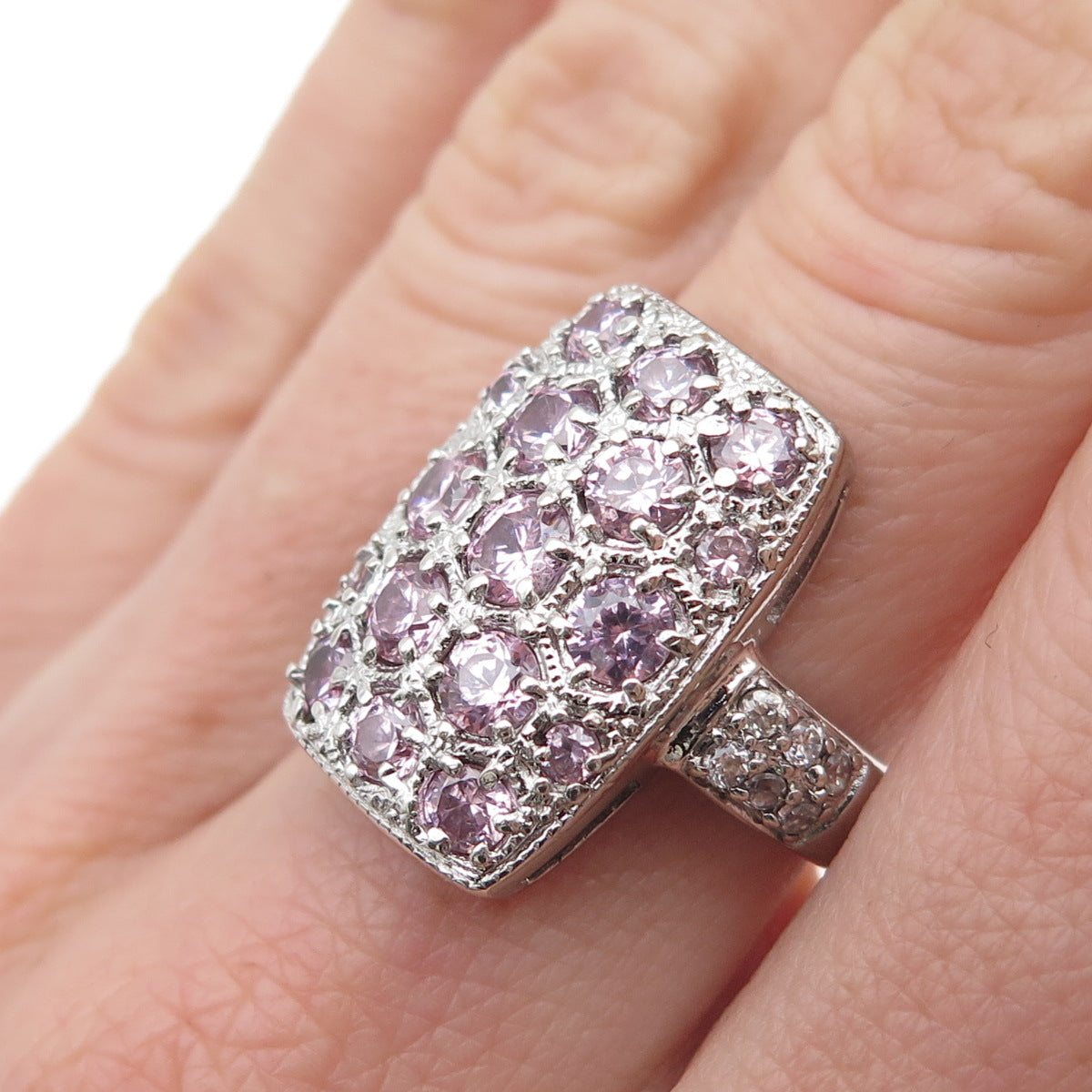 925 Sterling Silver Vintage Round-Cut Lavender & White C Z Ring Size 6.25