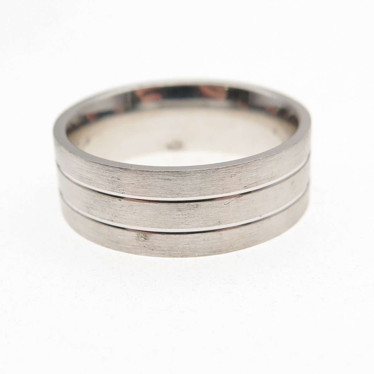 925 Sterling Silver Lined Band Ring Size 8.25