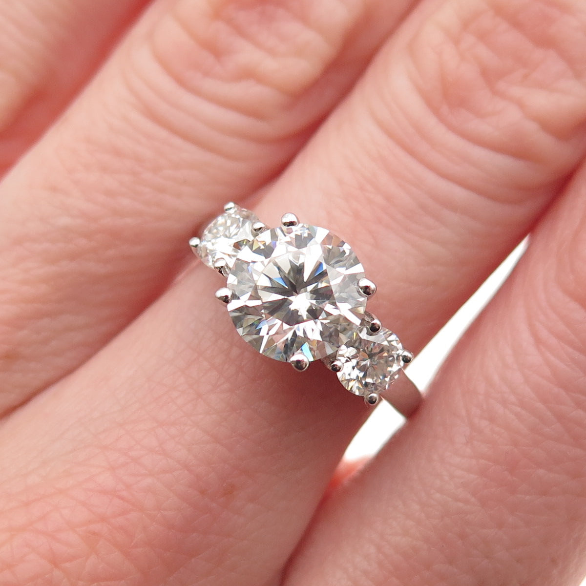 925 Sterling Silver Real Round-Cut Moissanite Engagement Ring Size 6.25