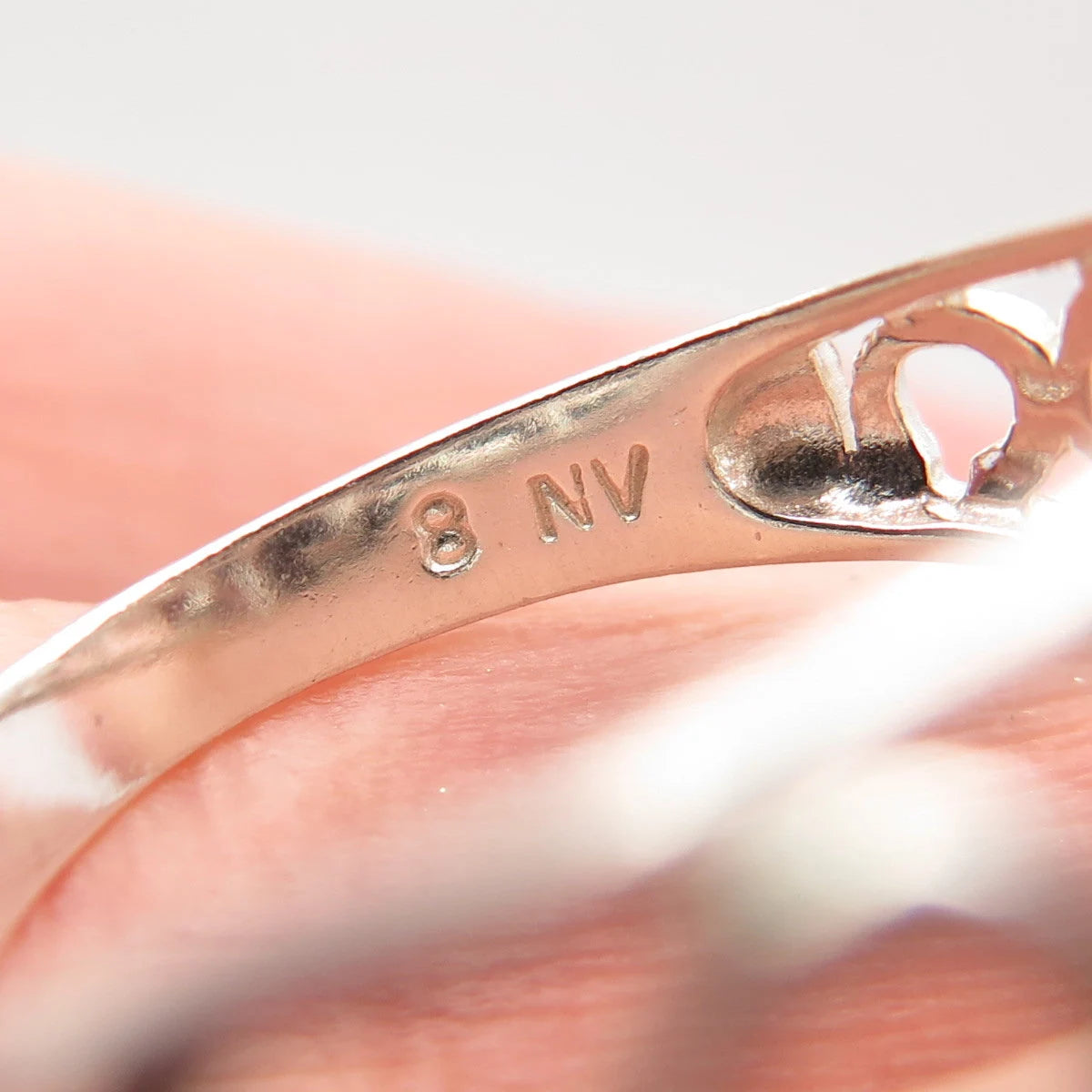 925 Sterling Silver Vintage Nevada Silver Open Swirl Ring Size 8.25