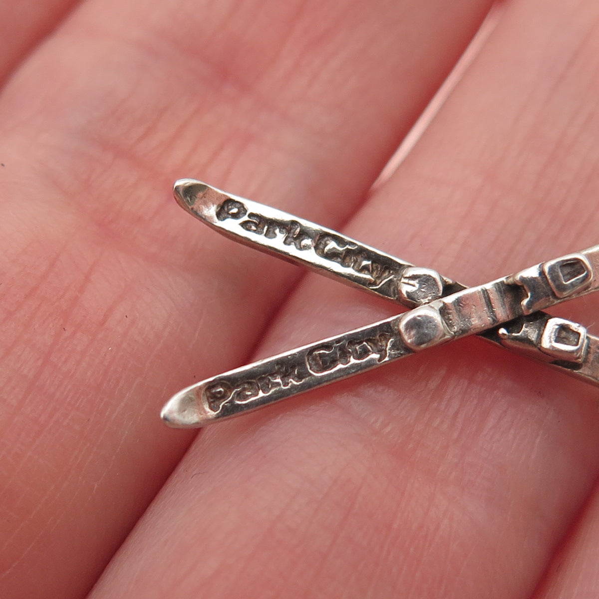 Park City Jewelers 925 Sterling Vintage Crossed Snow Skis Oxidized Mini Pendant