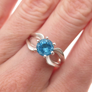 925 Sterling Silver Vintage Real Round-Cut Blue Topaz Modernist Ring Size 7
