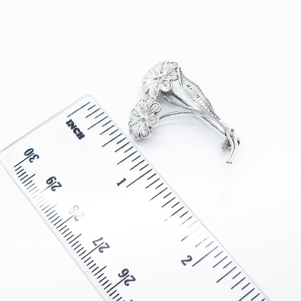 800 Silver Vintage Floral Leaf Filigree Pin Brooch
