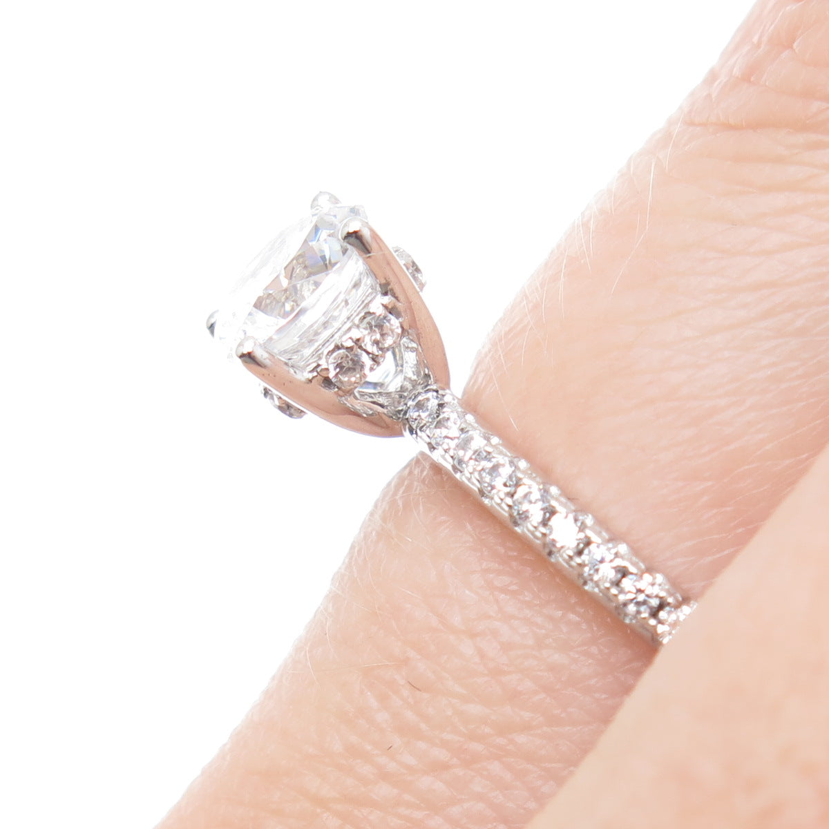 925 Sterling Silver Round-Cut Shaped C Z Engagement Ring Size 7.25
