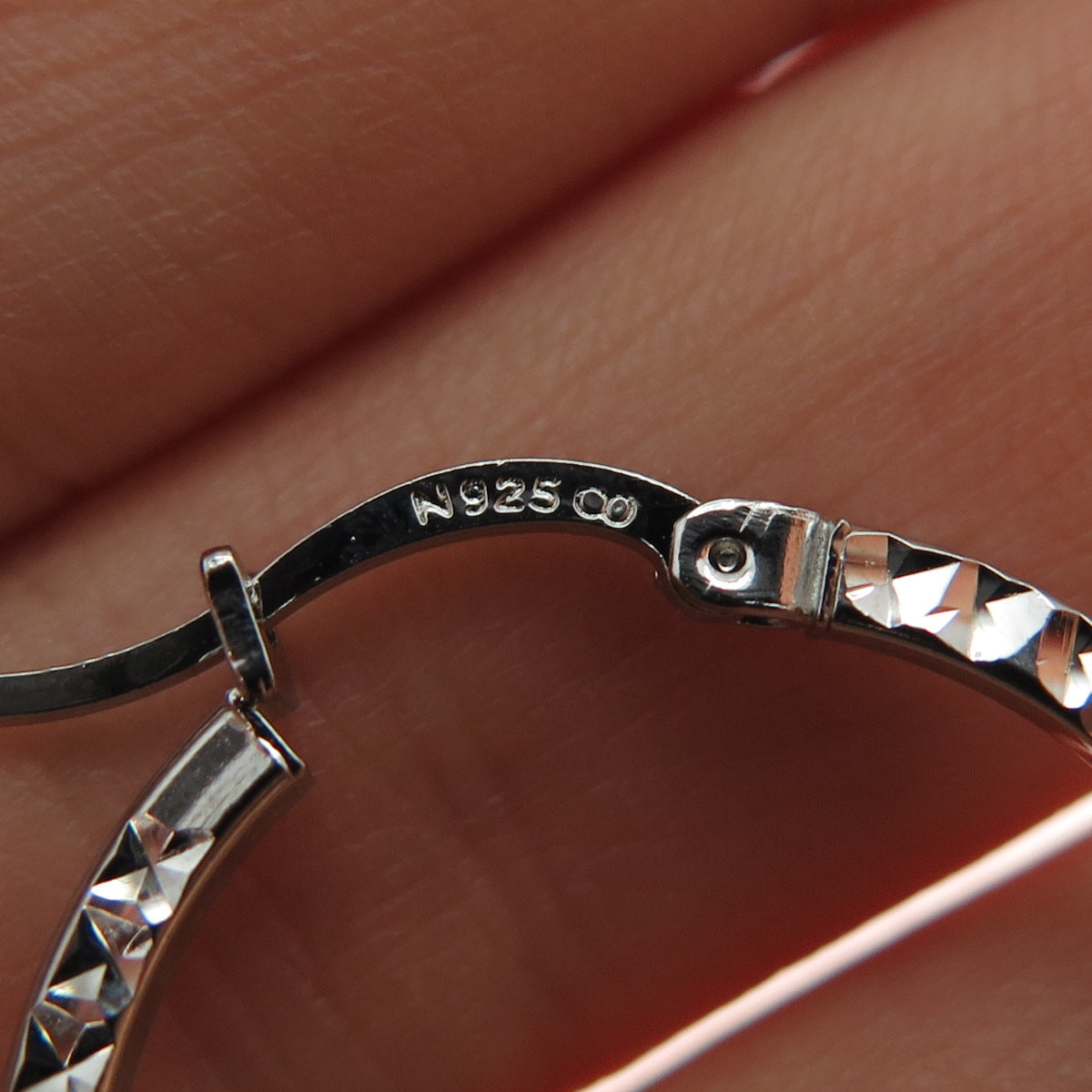 925 Sterling Silver Diamond-Cut Hoop Earrings