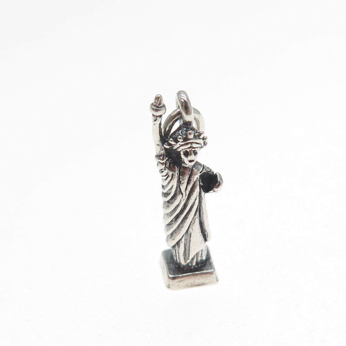 MAISELS INDIAN TRADING Sterling Vintage Statue of Liberty Oxidized Charm Pendant