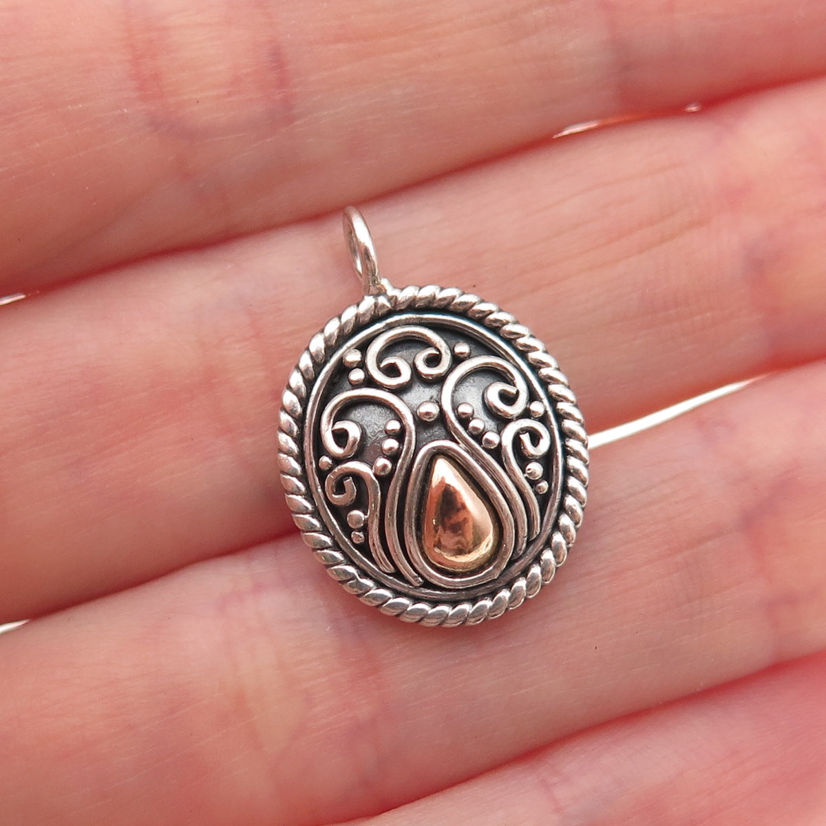 Suarti Bali 925 Sterling Silver 18K Gold Vintage Floral Scroll Charm Pendant