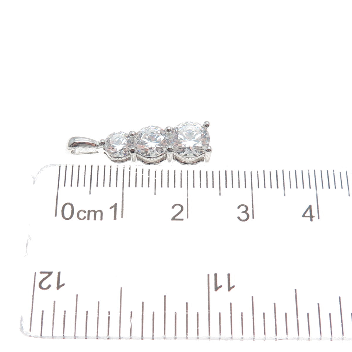 JCM JACMEL MAURITIUS 925 Sterling Silver Round-Cut Graduated C Z Mini Pendant