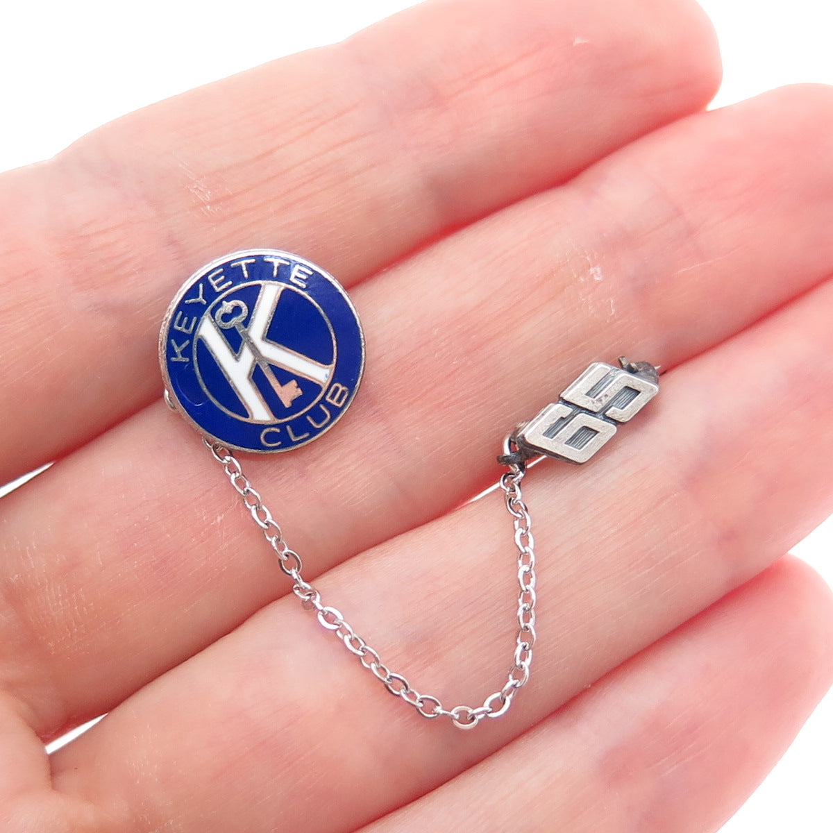 BATES & KLINKE Sterling Silver Vintage 1965 Enamel Keyette Club Double Chain Pin