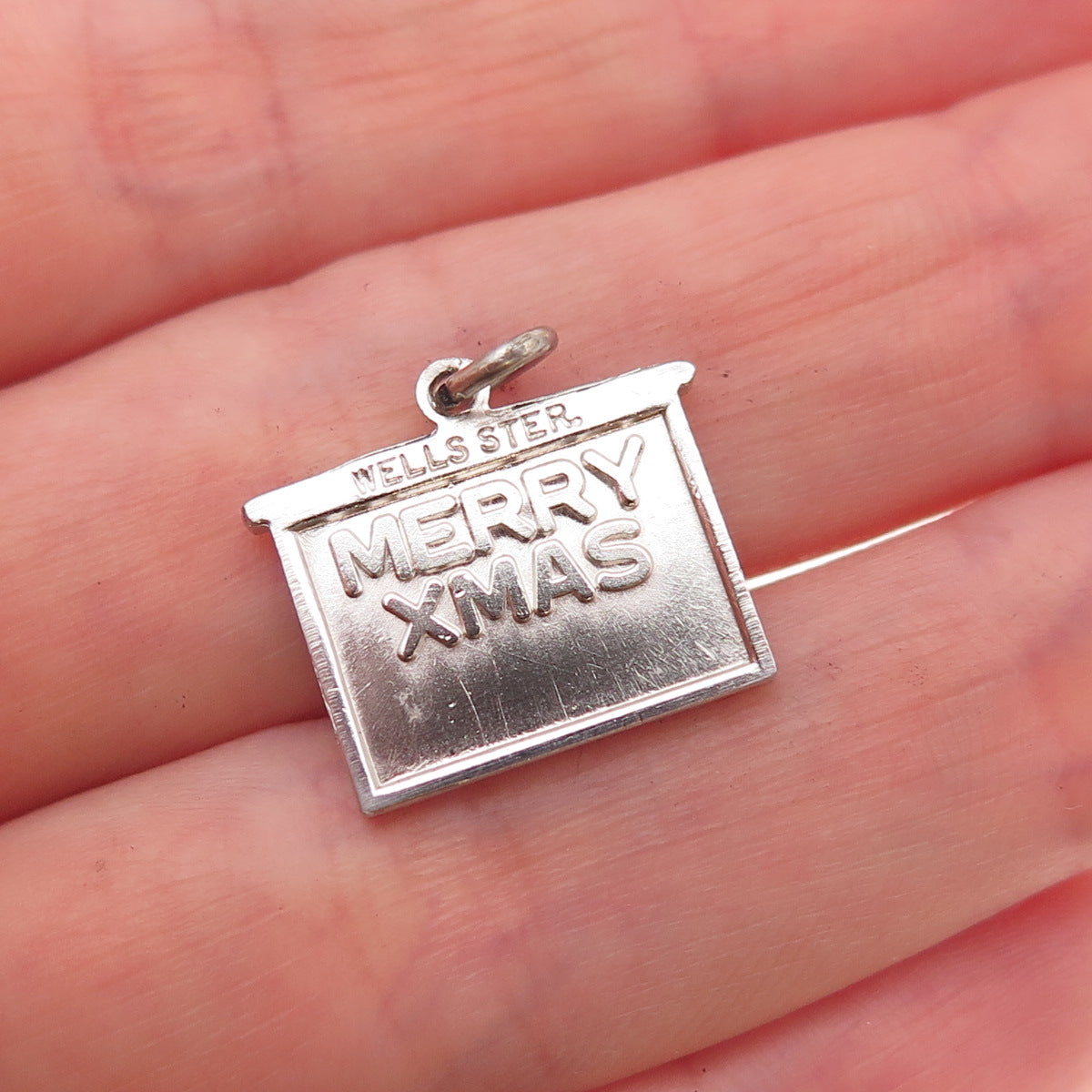 Wells 925 Sterling Silver Vintage Enamel Merry Christmas Fireplace Charm Pendant