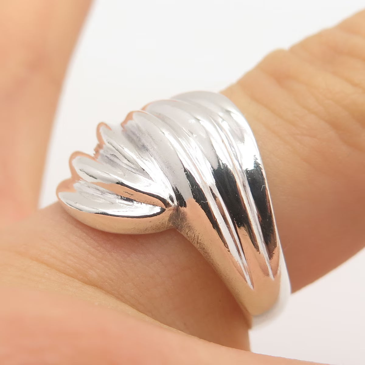 925 Sterling Silver Vintage Ribbed Ring Size 8.25