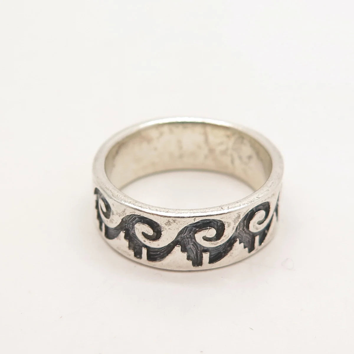 925 Sterling Silver Vintage Water Pattern Band Ring Size 8