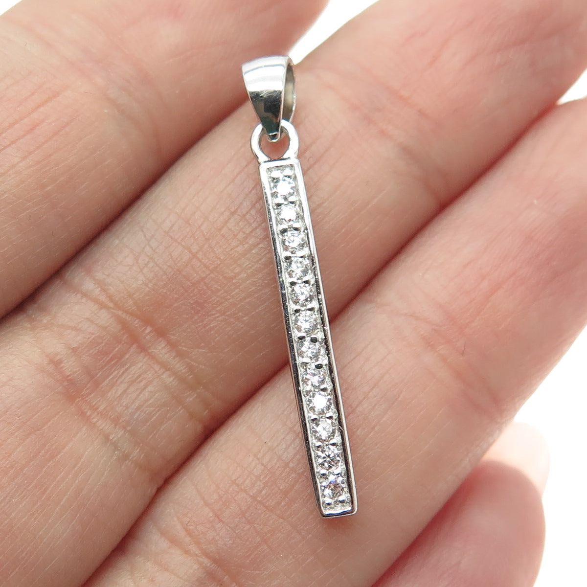 HAN 925 Sterling Silver Round-Cut Shaped C Z Bar Pendant